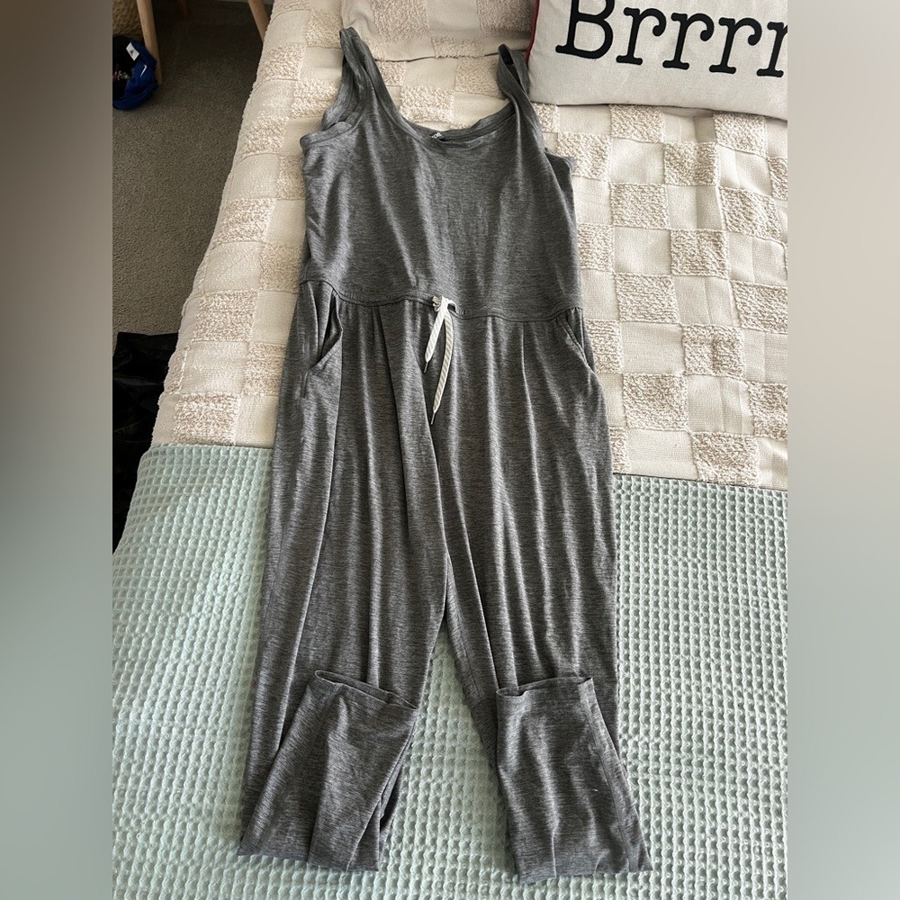 Vuori Women's VW458 Gray One-Piece Jumpsuit‎ Lux Ease Wide Strap Size Large